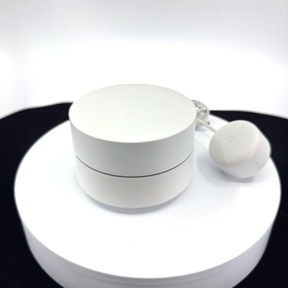 Google Wifi AC1200 - Mesh WiFi System - 1500 Sq Ft - Picture 1 of 16